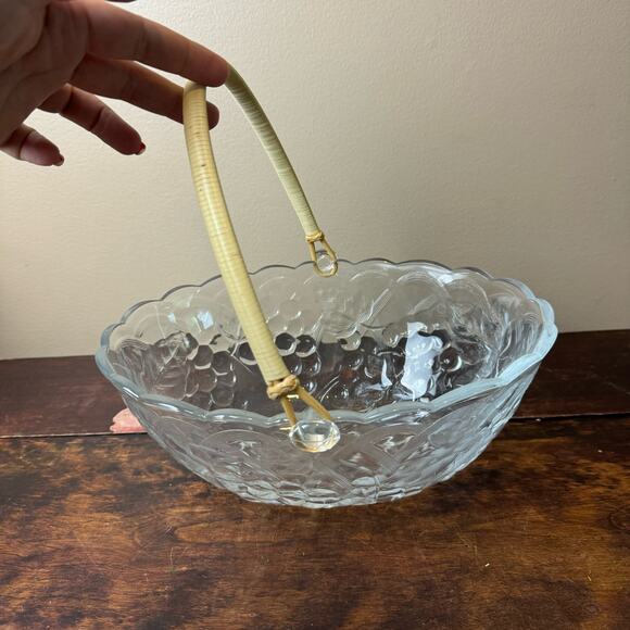 WP&G Fruit Delight CRYSTAL Clear Harvest Gathering Basket Decor Rattan Handle - Picture 13 of 13
